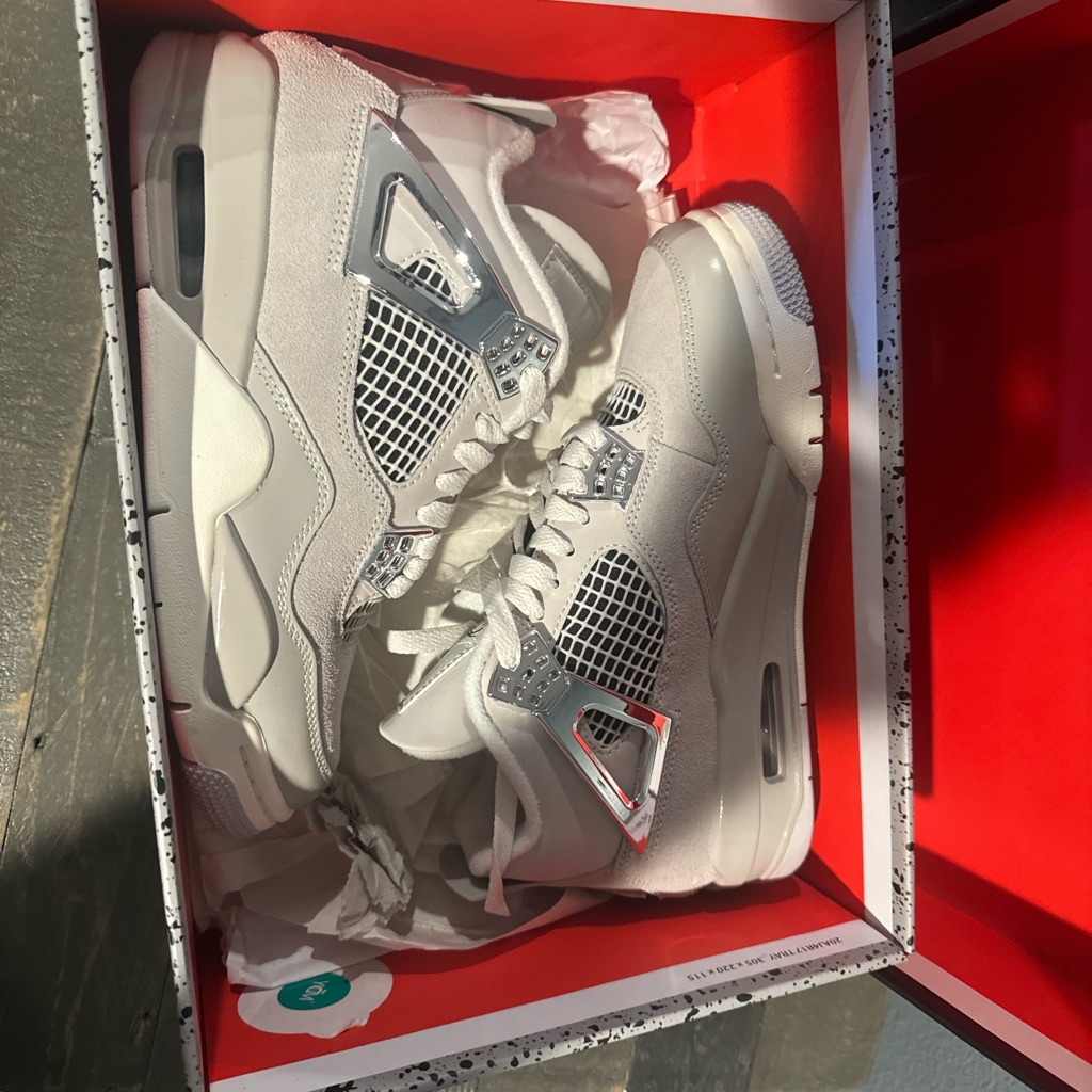 Jordan 4